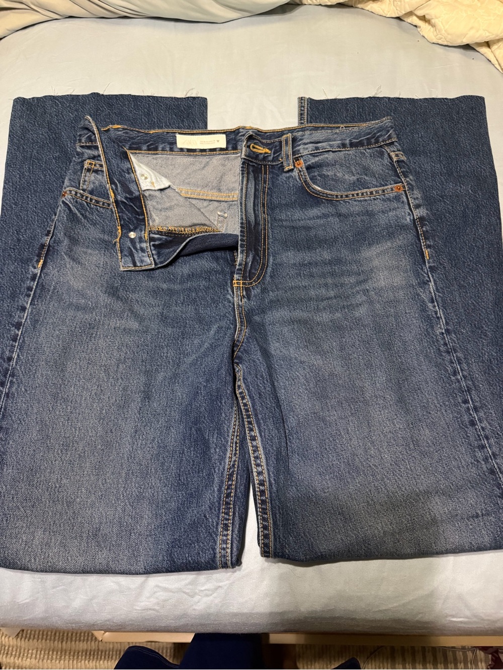 Zara Women's Straight Jeans in Mid Blue Wash